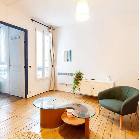 Superb Charming Studio Near Sacre Coeur דירה פריז